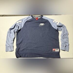 Y2K Nike Men's Navy and Light Gray Crewneck Sweater